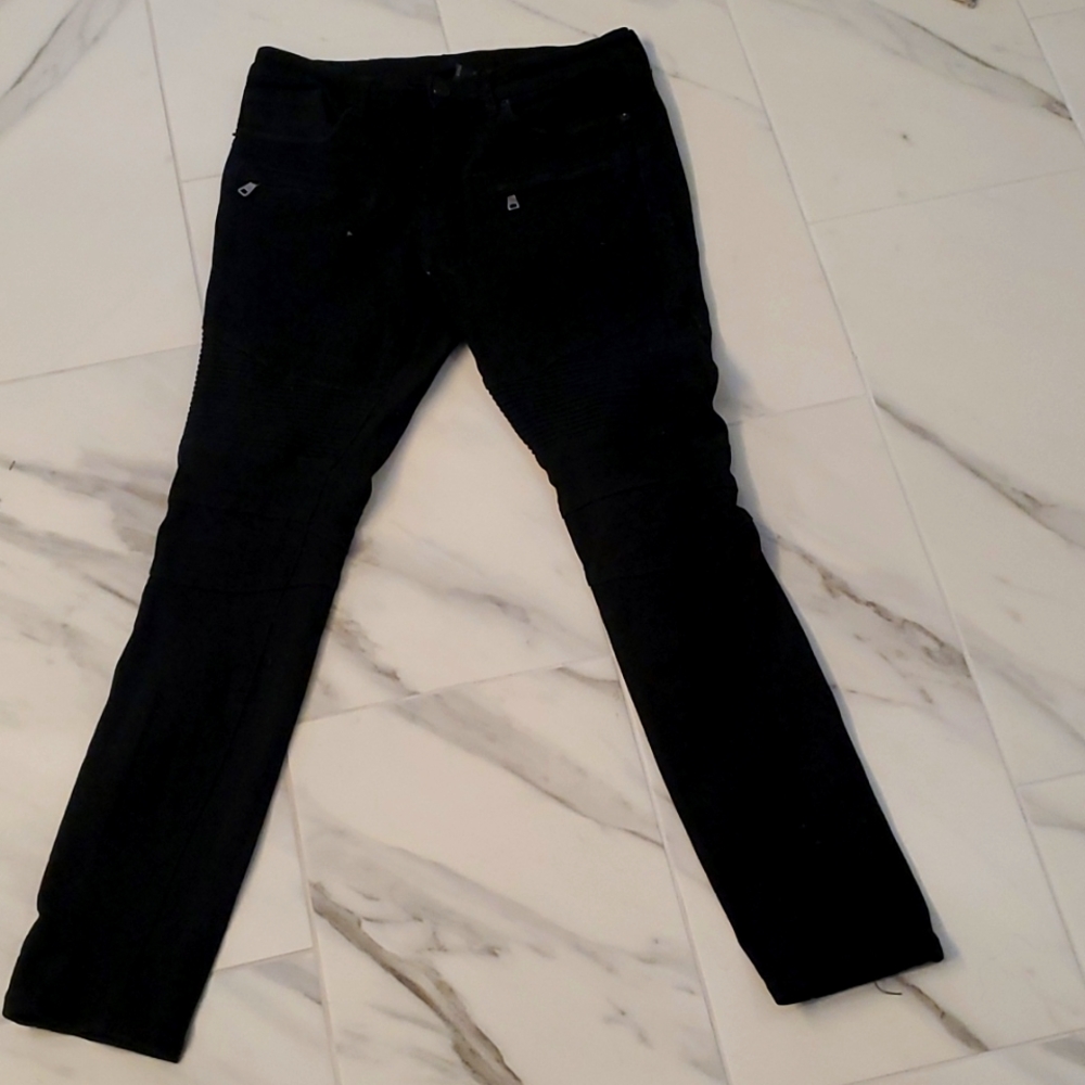 Men's black Jeans size 32  forever 21 inseam measured 33